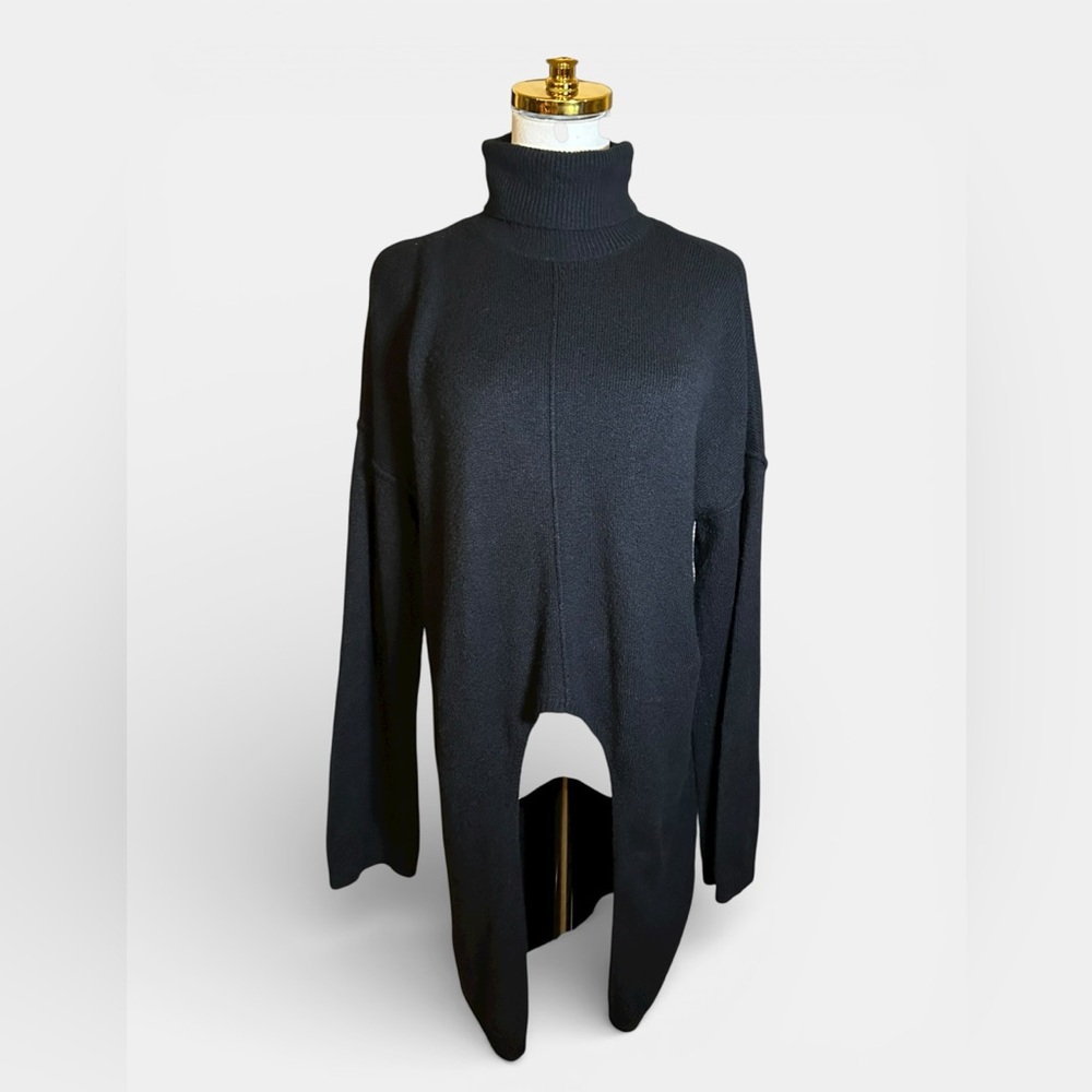 BCBG Max Azria black sweater Asymmetrical High-Low Turtleneck small  2010s